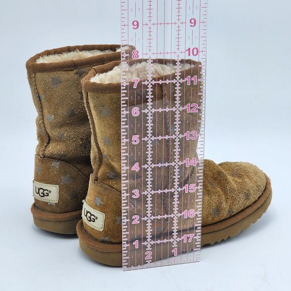 UGG Kid's Classic II Short Star Print Chestnut Suede Boots Little Kid Size 1 - Picture 9 of 9